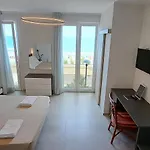 Caravel Отель