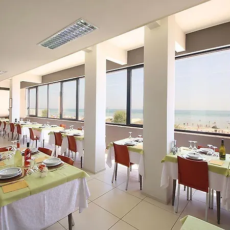Hotell Caravel 3*