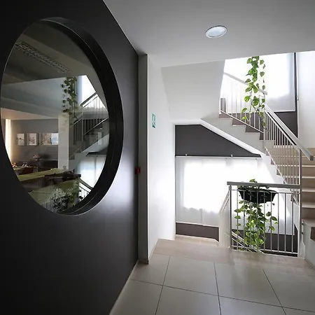 فندق Caravel 3*